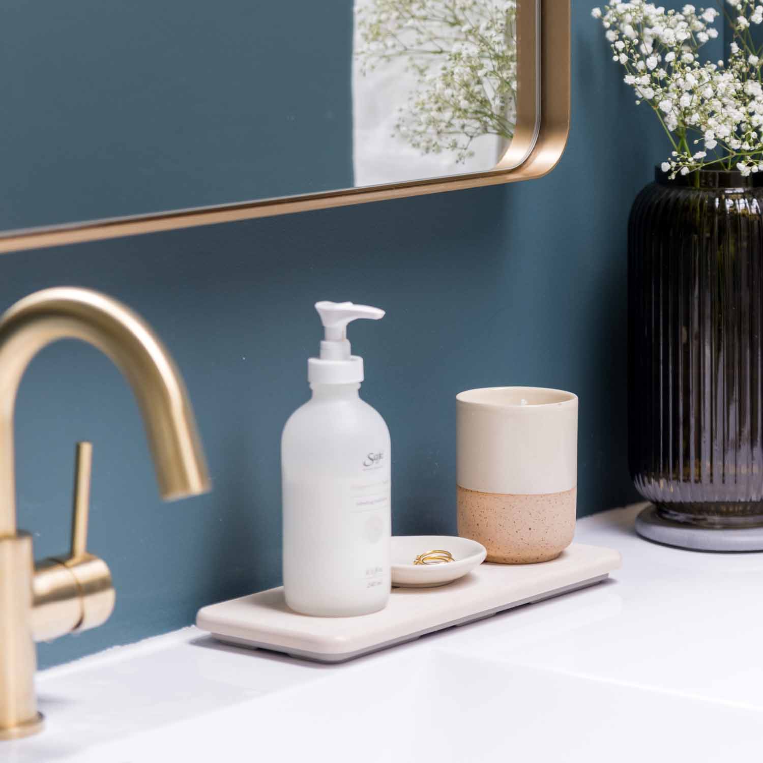 sink organizer with jewelry