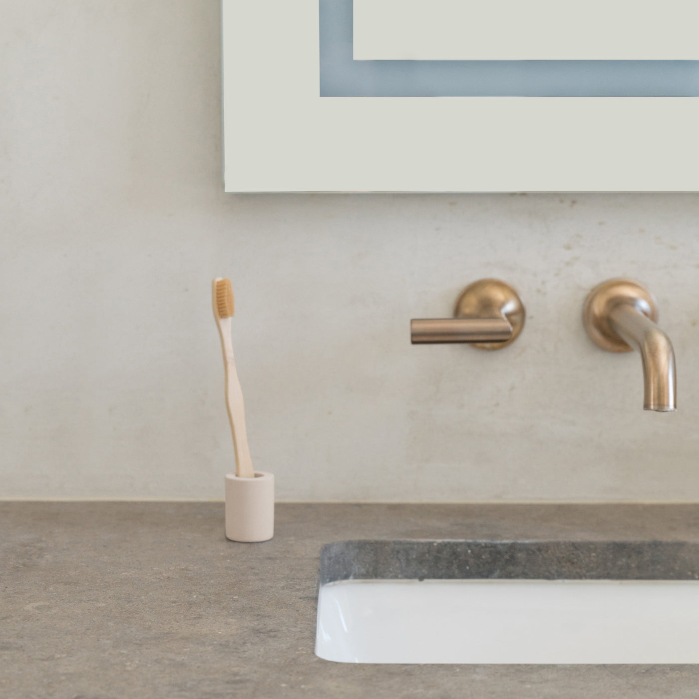 light beige small toothbrush holder made from diatomaceous earth - Dorai Home