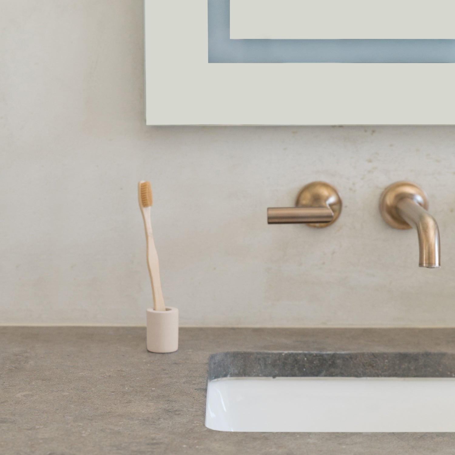 light beige small toothbrush holder made from diatomaceous earth - Dorai Home