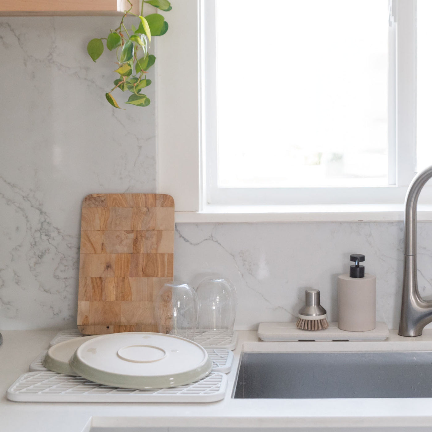 Drift Dish Pad + Stone Sink Caddy Bundle