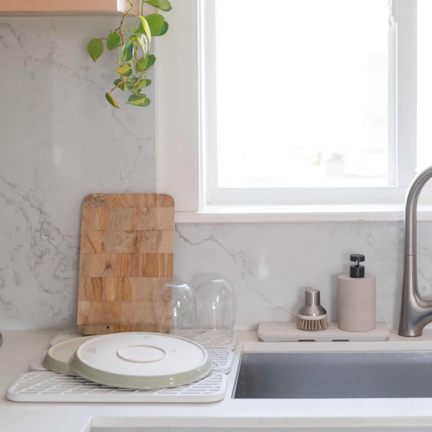 Drift Dish Pad + Stone Sink Caddy Bundle