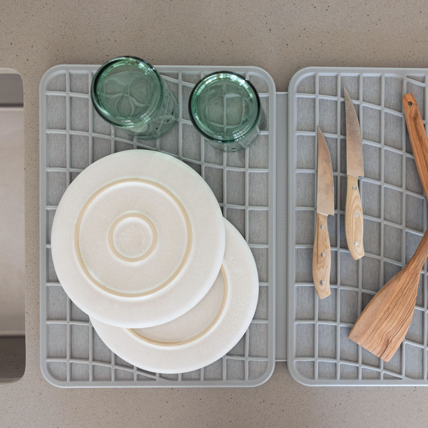 Ash Large Drift Dish Pad with produce and dishes drying quickly. 