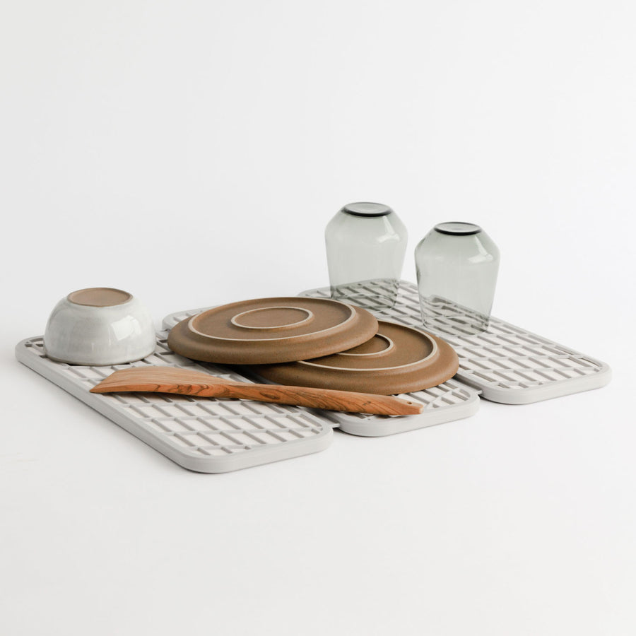 Dish pad, Drift style, sandstone color, with dishes drying on it - Dorai Home