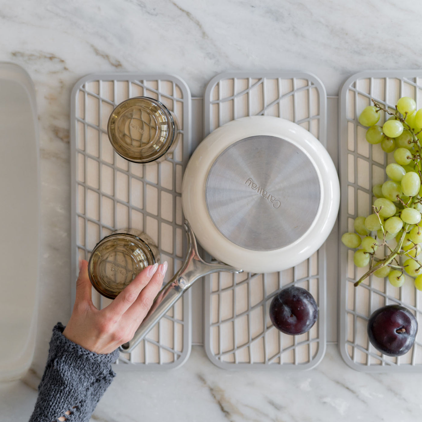 dish pad, drift style, sandstone color, with dishes on it - Dorai Home