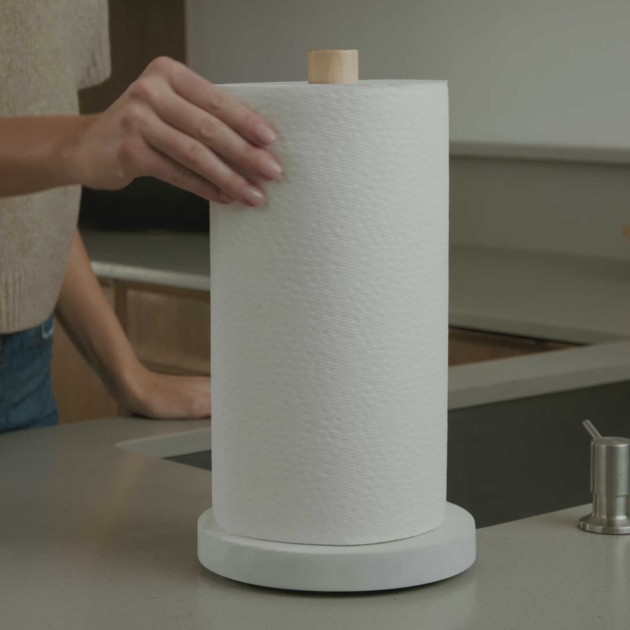 one handed paper towel pull